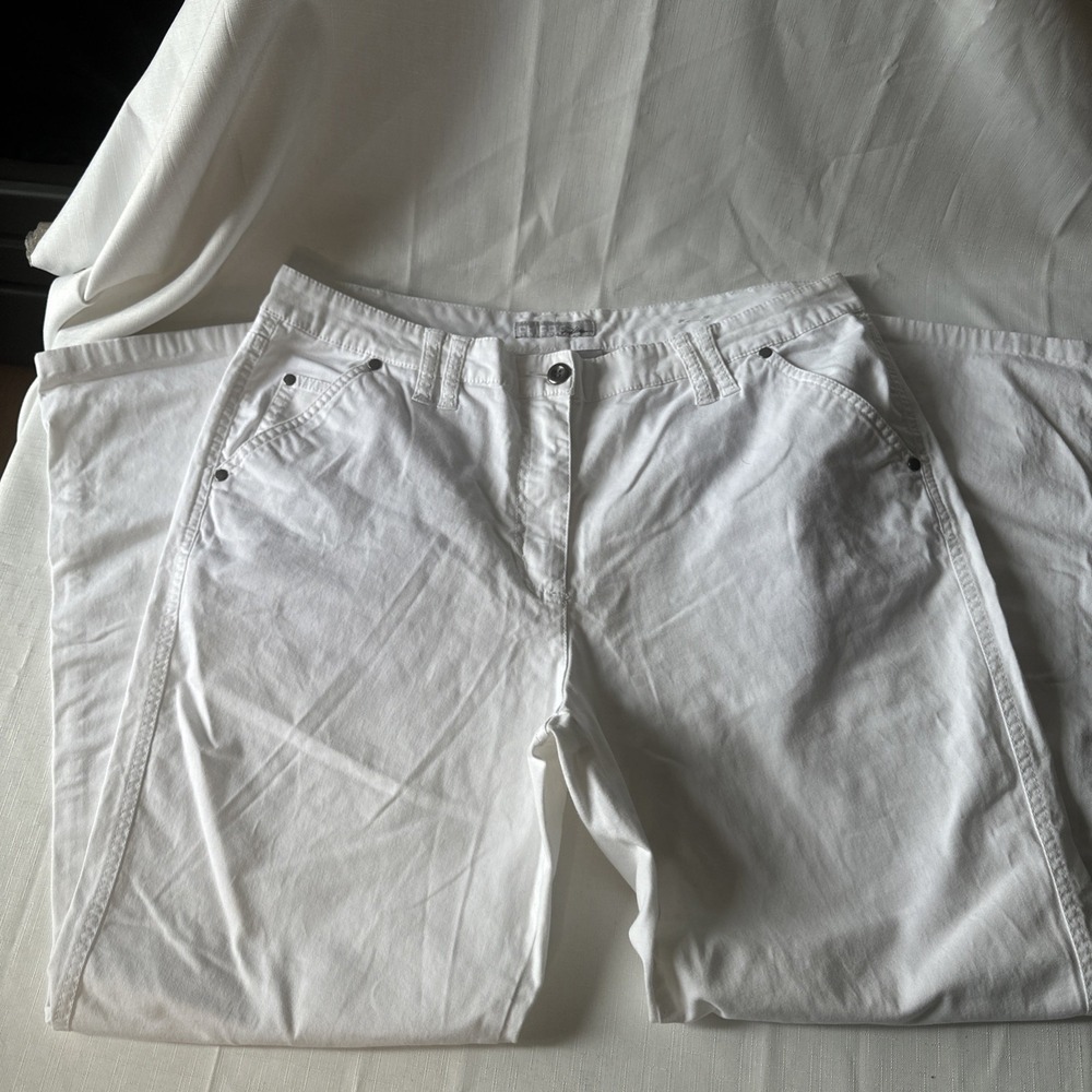 Chicos platinum pants 2.5 reg WHTE straight leg‎ lightweight summer casual